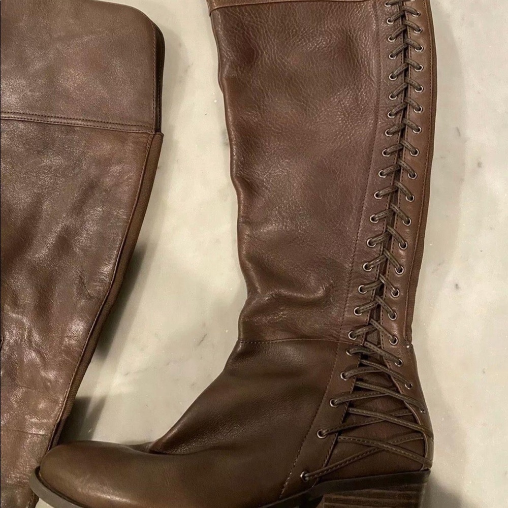 Women’s boots size 8.5